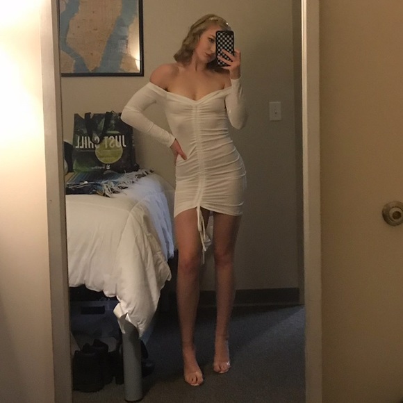 🛍 White Ribbed Long Sleeve Ruched Bodycon Dress - Picture 7 of 7